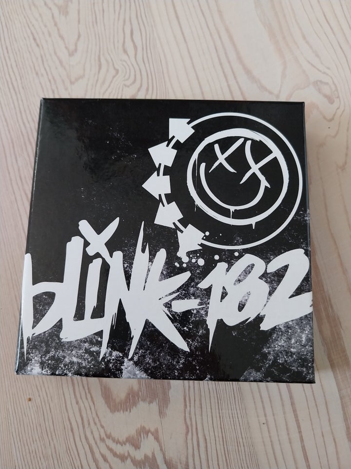 Blink-182: 7 Album Box Set, punk