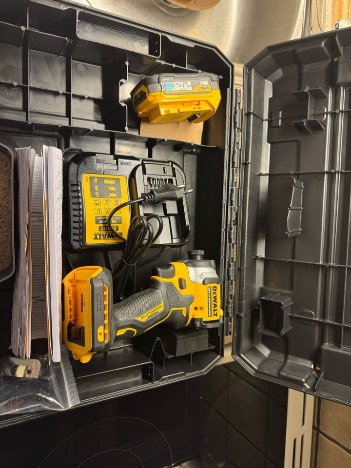 Skruemaskine, DeWalt