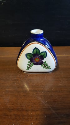 Porcelæn Trekantet vase