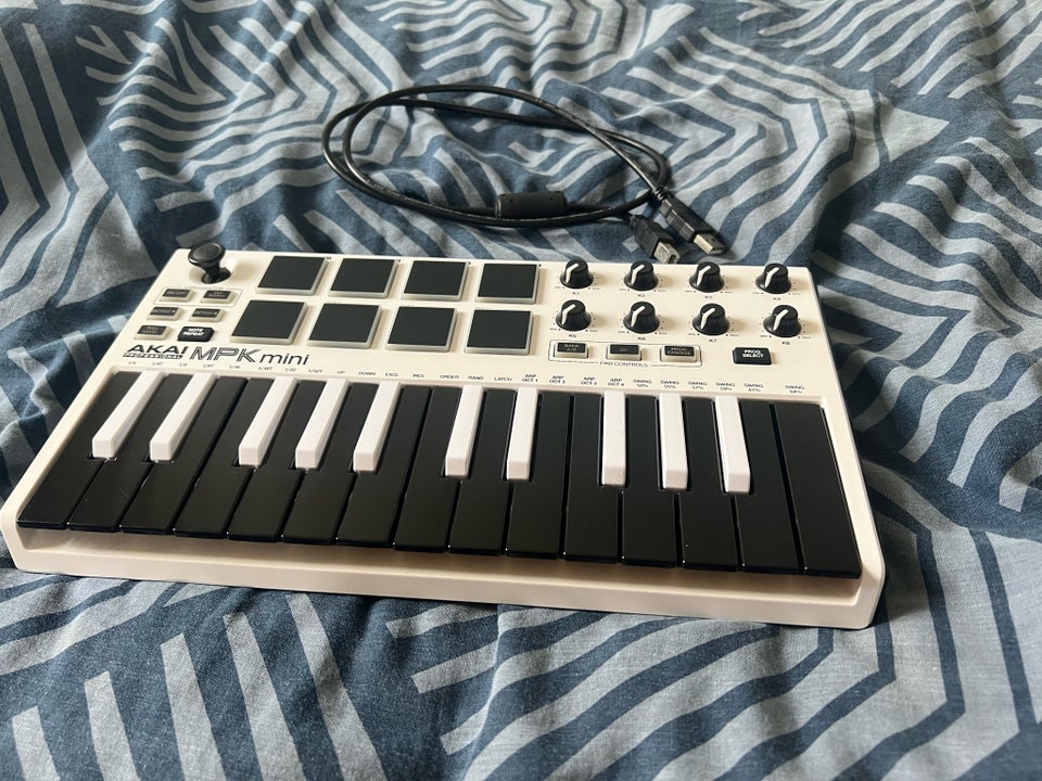 Akai MPK mini mk2 Akai