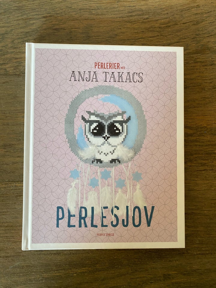 Perlesjov, Anja Takacs