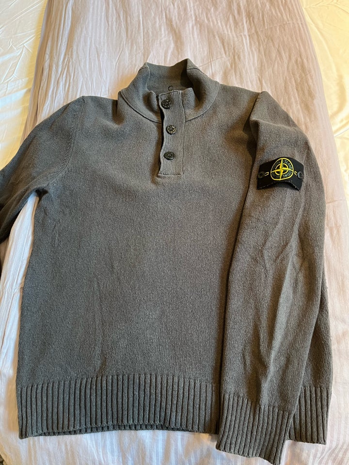 Andet, Stone Island, str. M