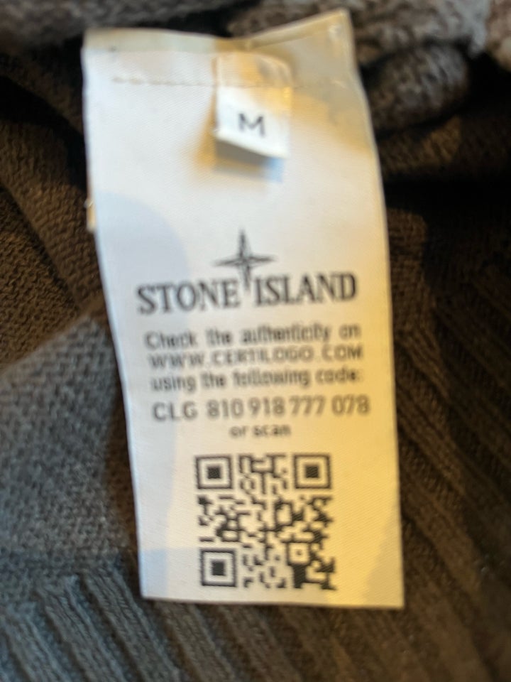 Andet, Stone Island, str. M