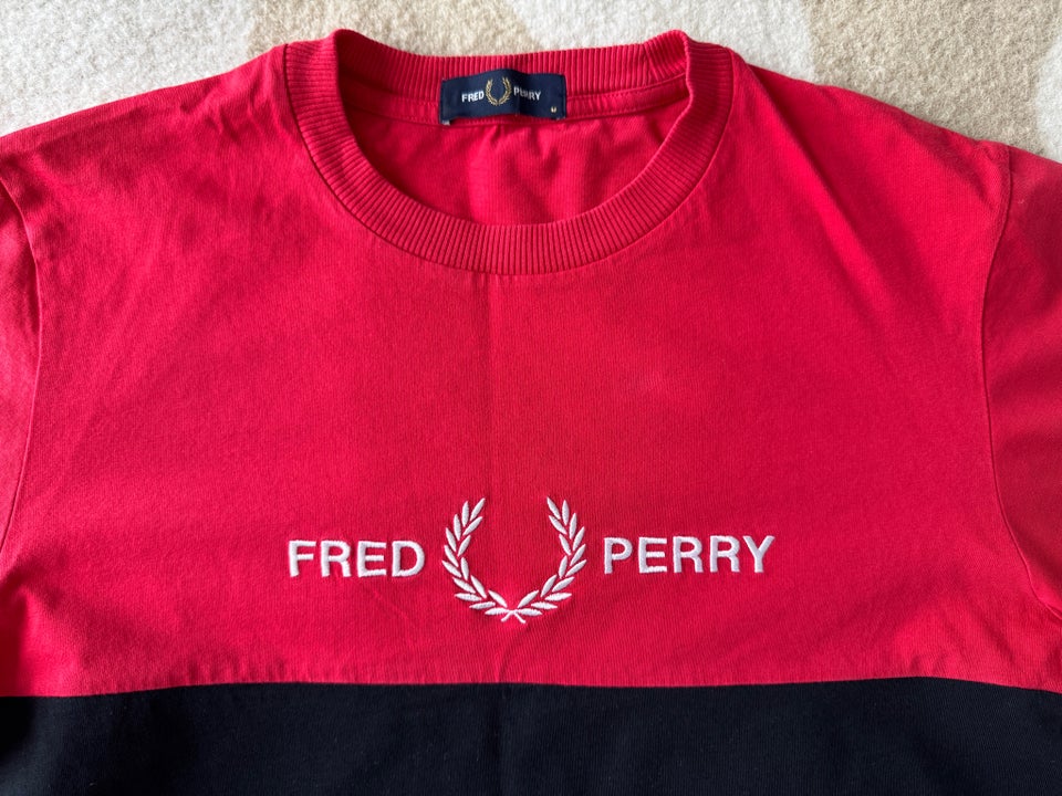 T-shirt, Fred Perry, str. 38