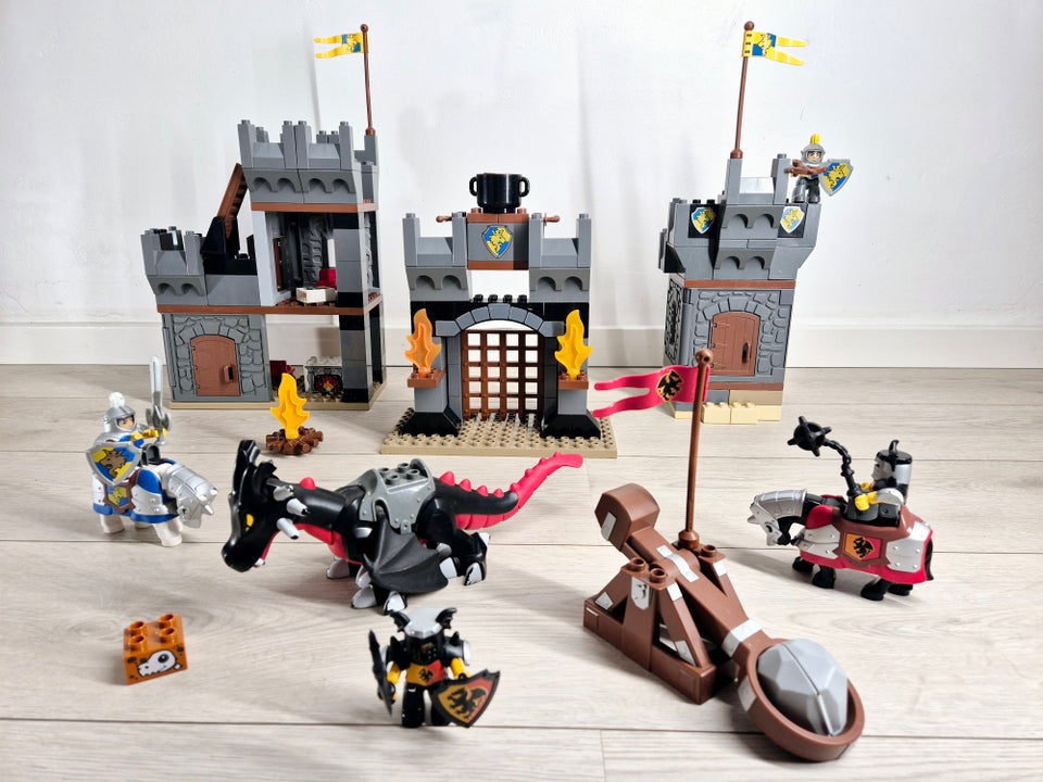 Lego Duplo, Borg sæt 4777