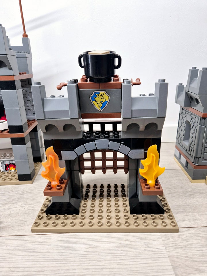 Lego Duplo, Borg sæt 4777