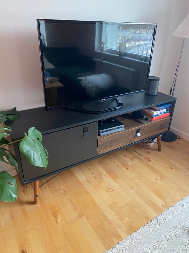 Tv-bænk, b: 150 d: 41 h: 59