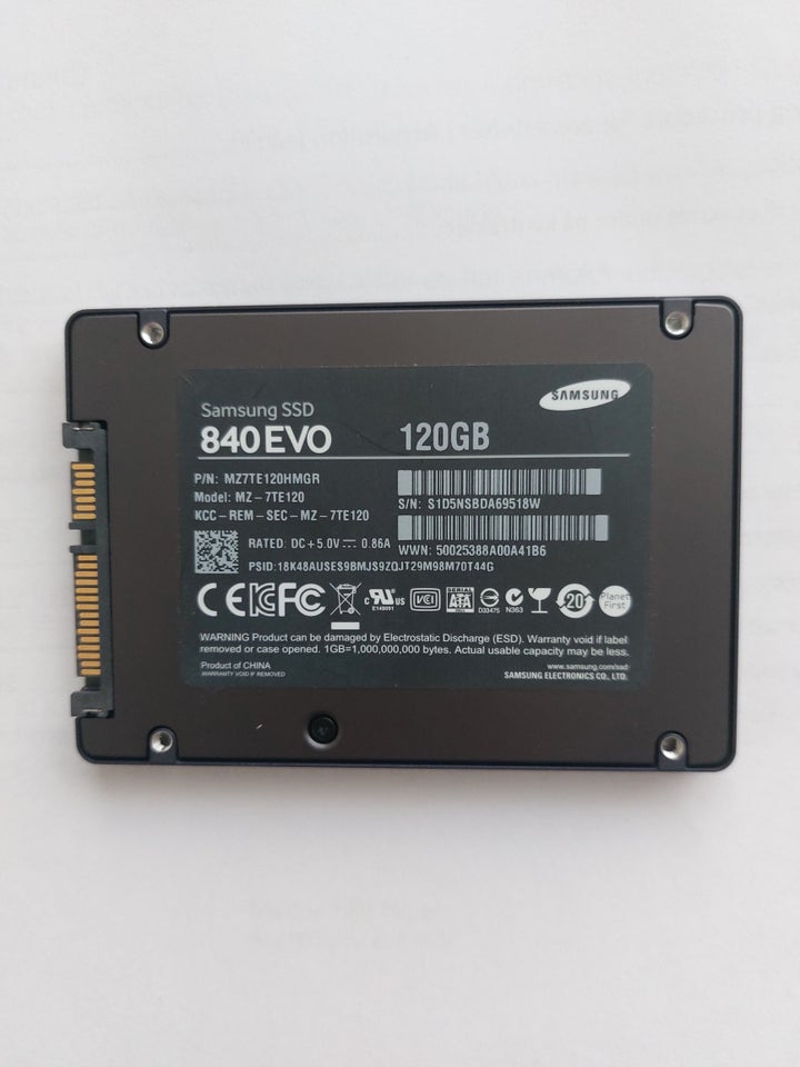 5 diske: m.2, SSD, SSDHD og hdd