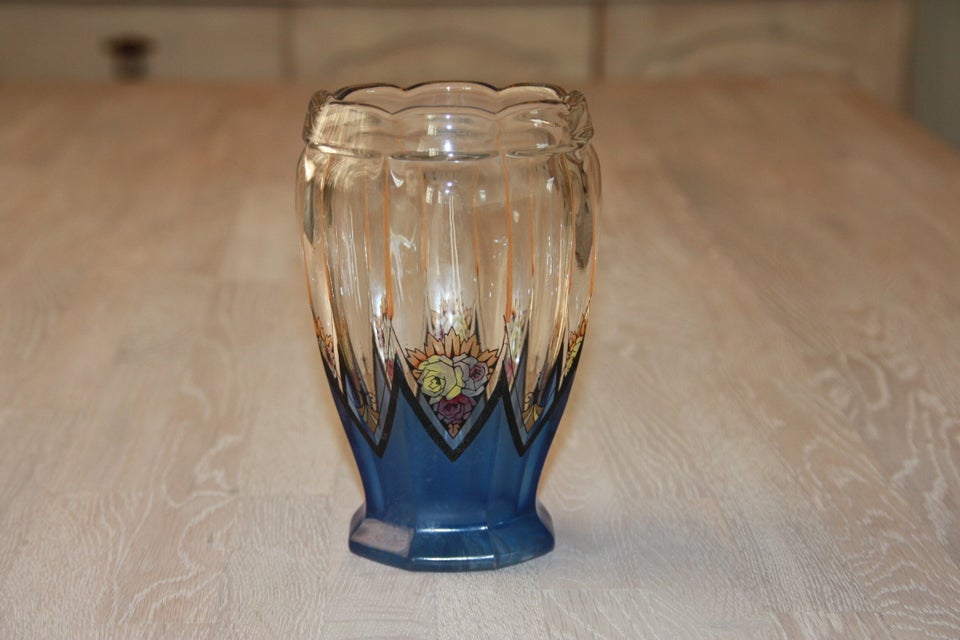 Vase, Gammel håndmælet glas vase