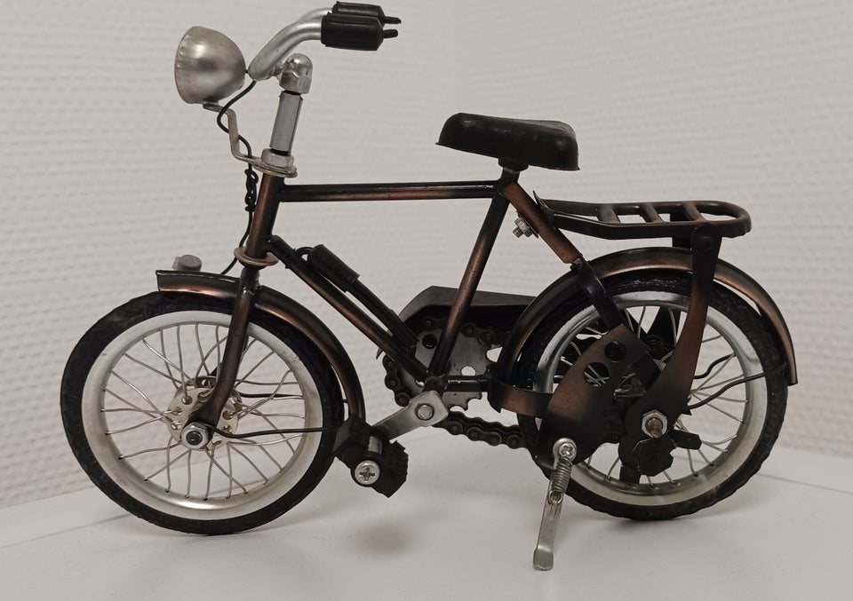 Andet, Modelcykel