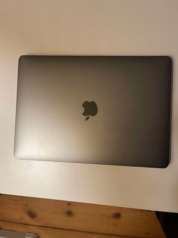 Macbook Pro 13-inch 2017, 2...