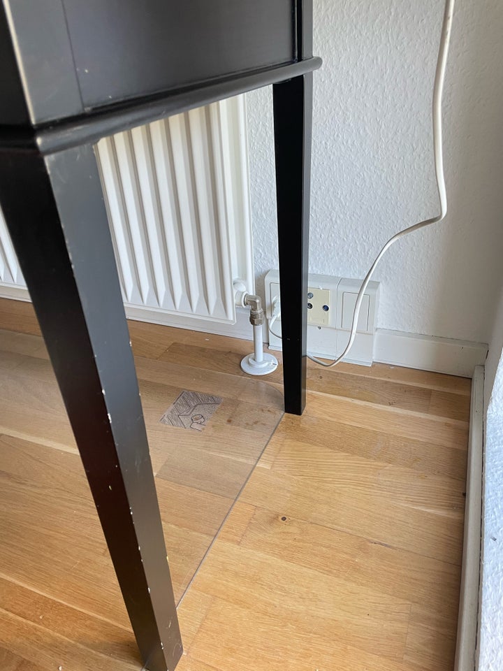 Skrivebord, Ikea, b: 115 d: 50 h: 78