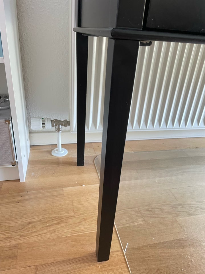 Skrivebord, Ikea, b: 115 d: 50 h: 78