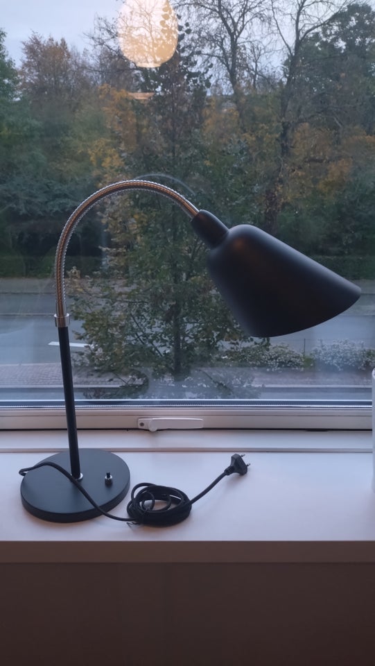 Lampe, Belleveu AJ8