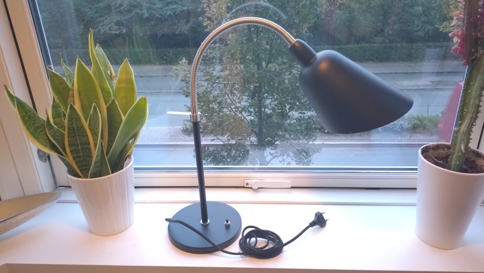 Lampe, Belleveu AJ8