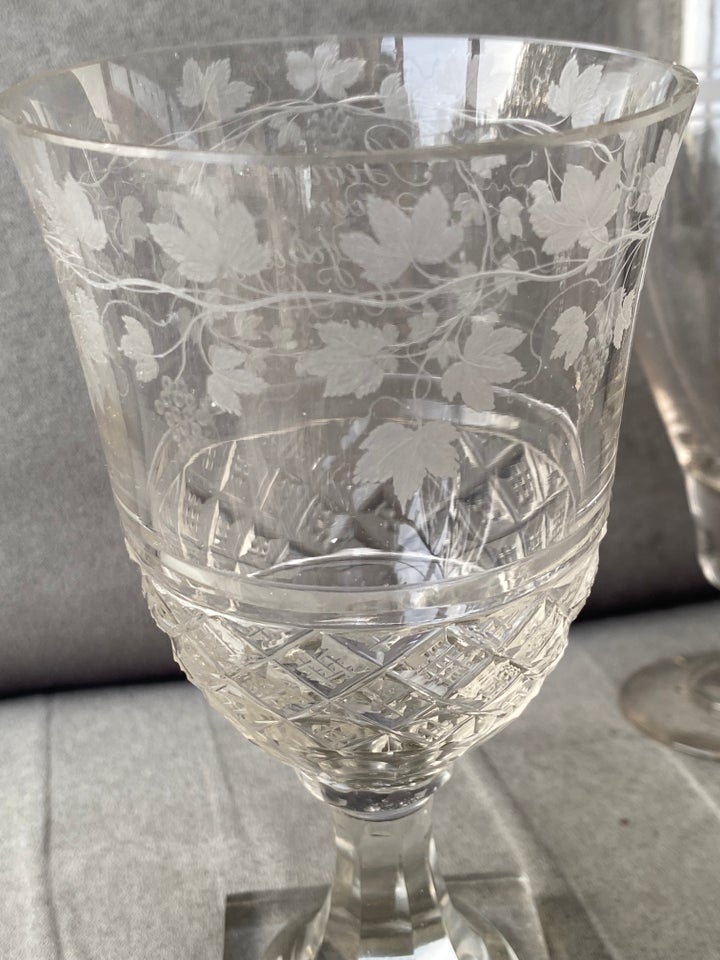 Glas, Glas, 209 år gl.