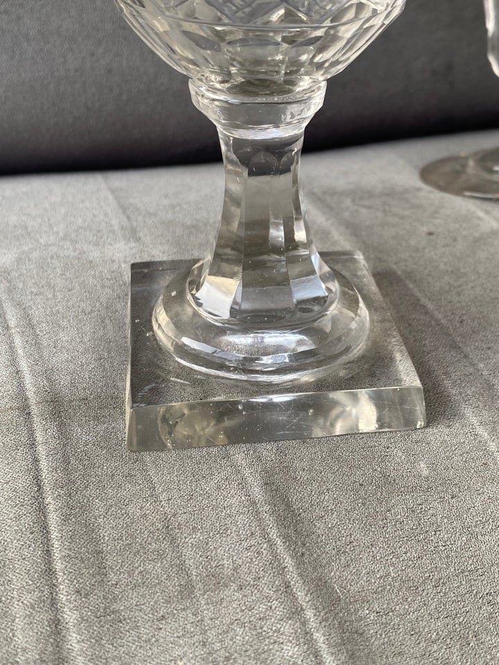 Glas, Glas, 209 år gl.