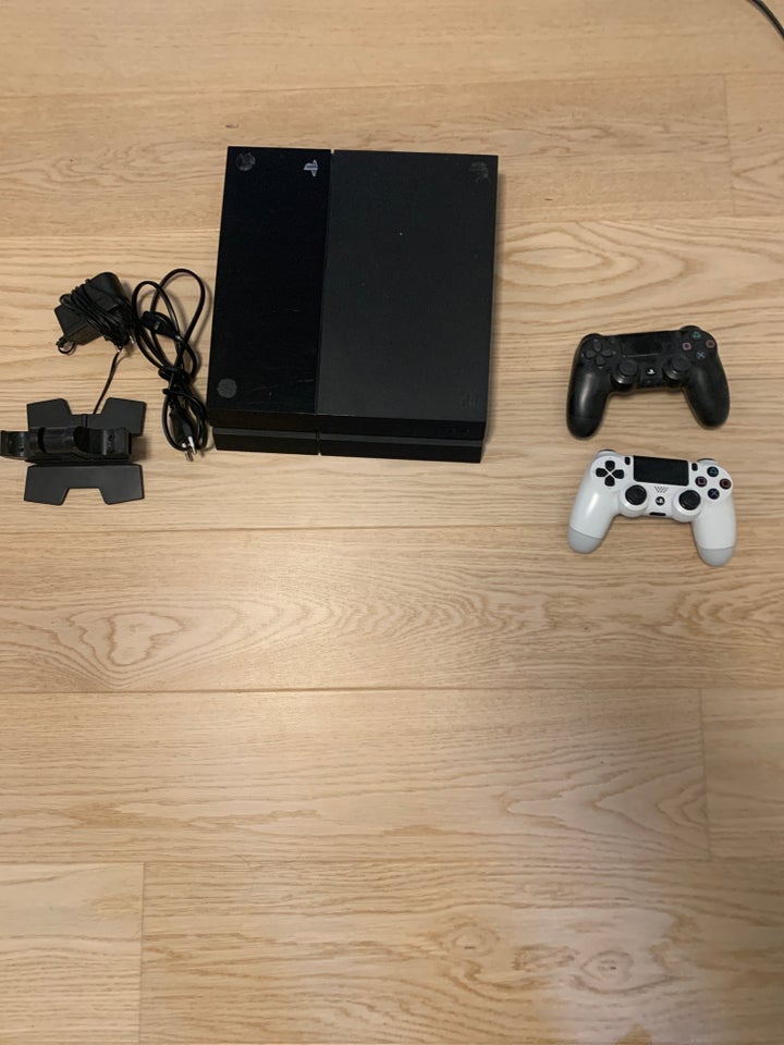 Playstation 4, Slim, God