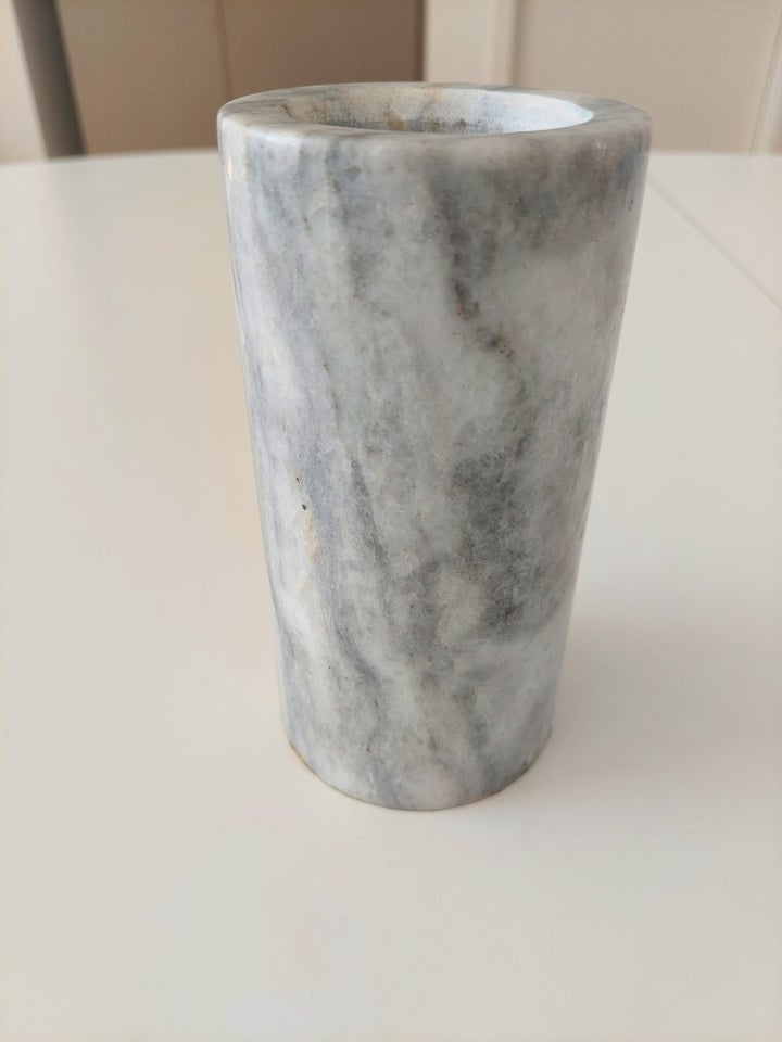 Andet Vase