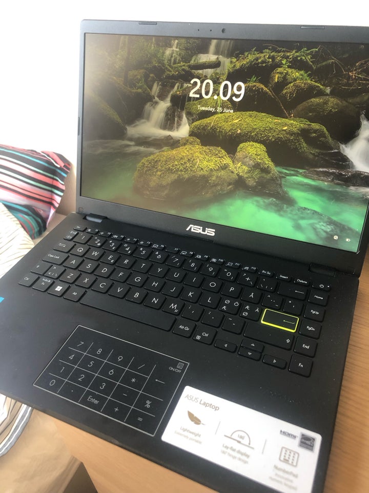 Asus Go E410 Celeron 28 GHz 4 GB