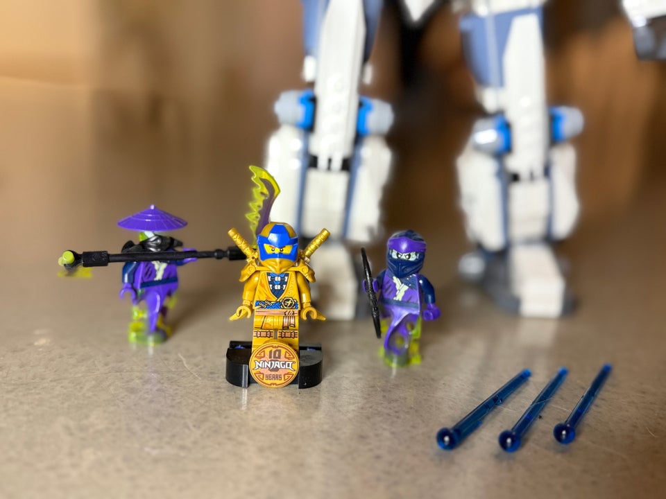 Lego Ninjago, Zanes kæmperobot -