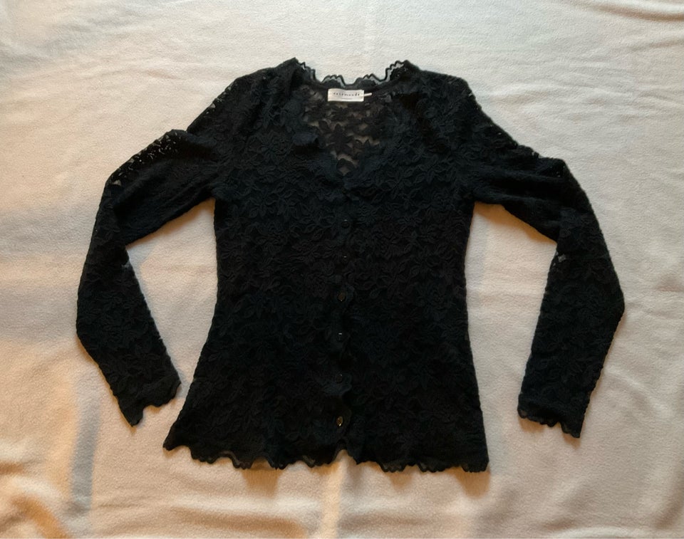 Cardigan, Rosemunde, str. 38