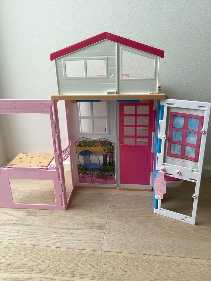 Barbie, Hus