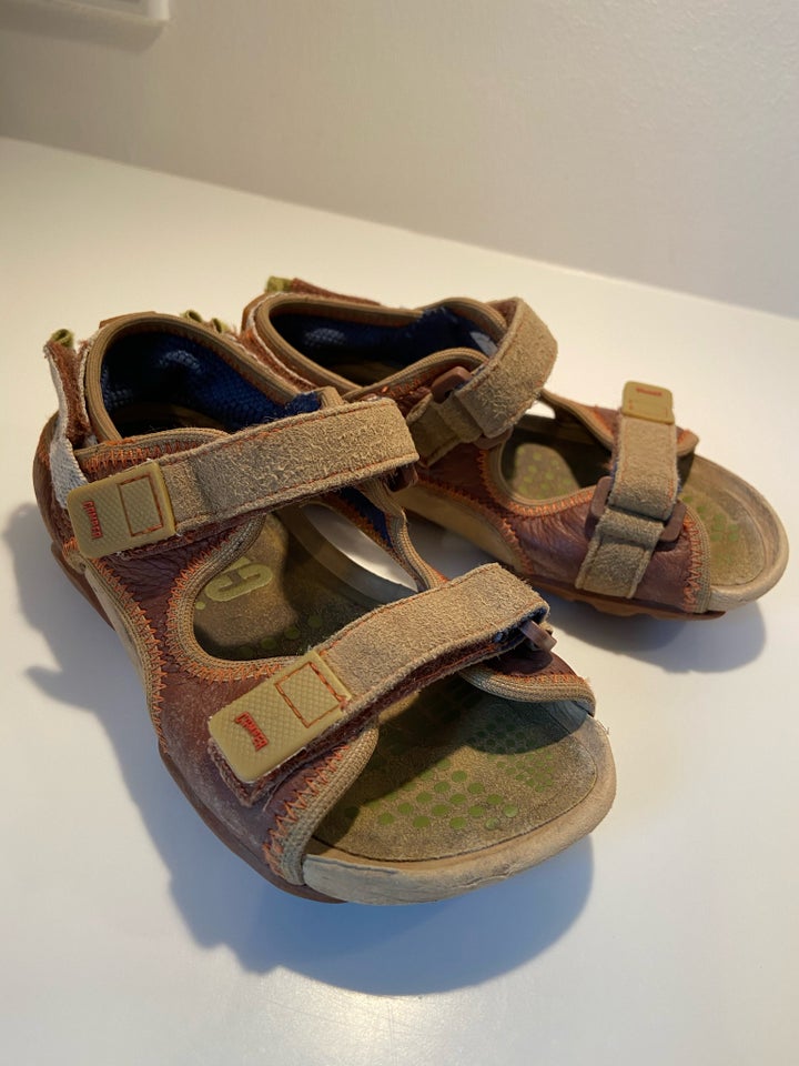 Sandaler, str. 27, Camper