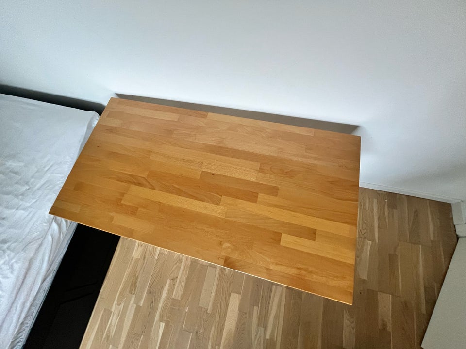 Skrivebord, Ikea/hjemmelavet, b: