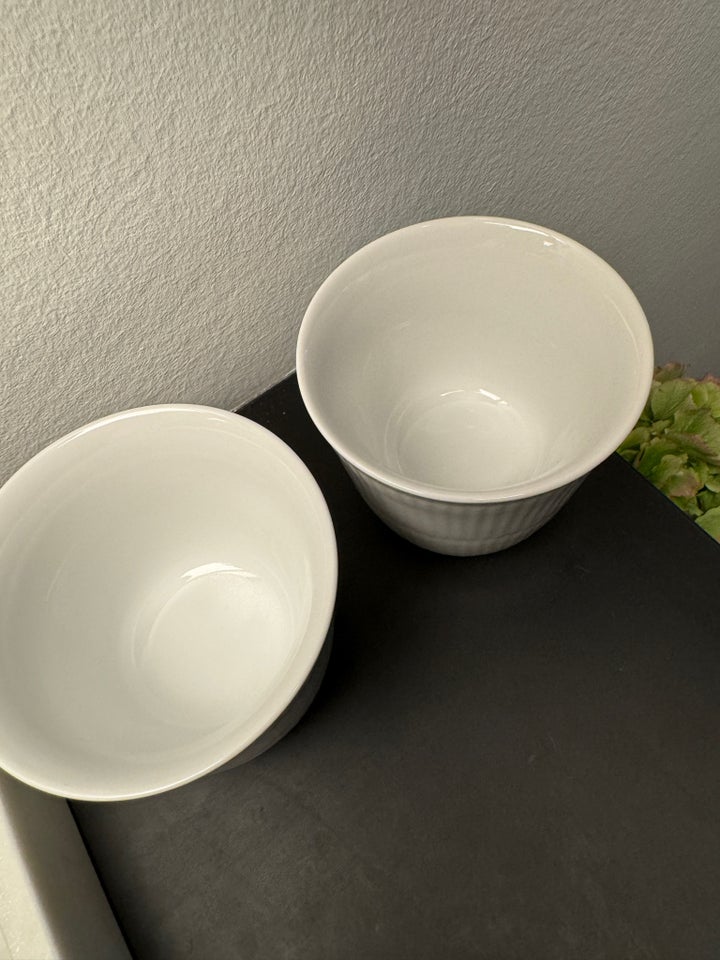 Porcelæn, Hvid riflet termokop,