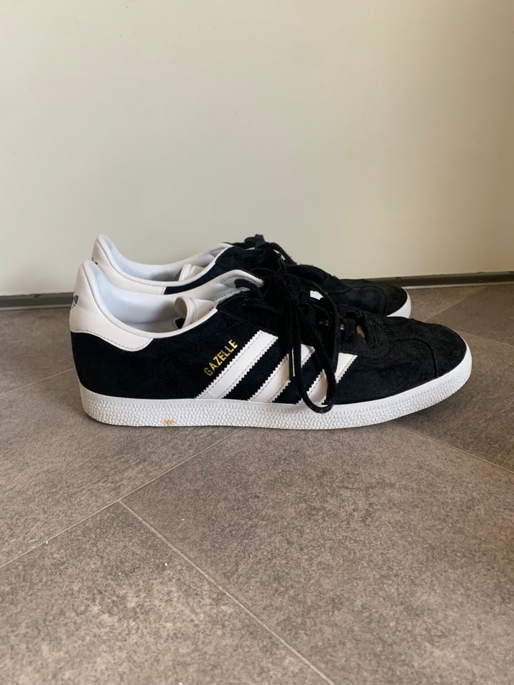 Sneakers Adidas  str 44