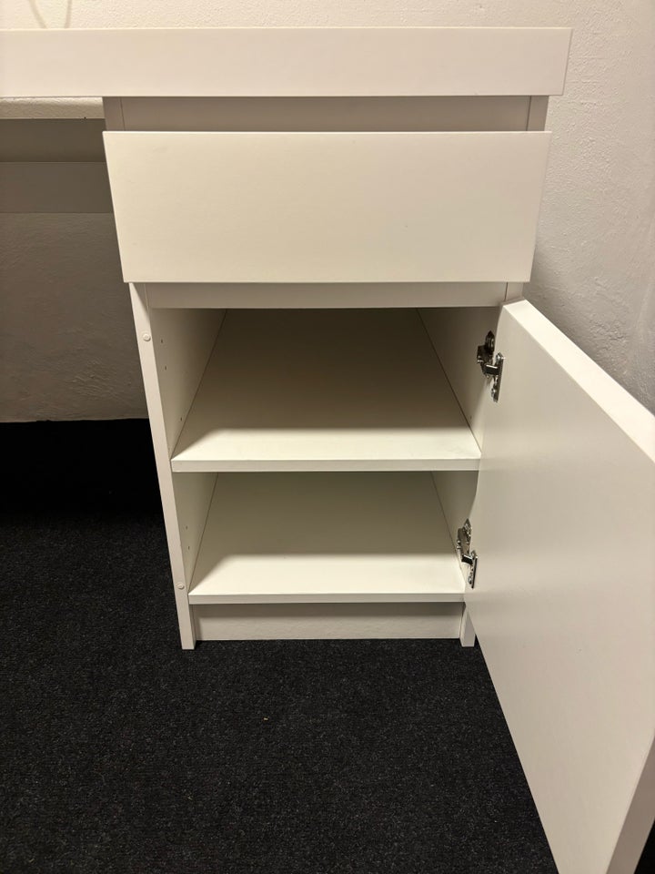 Skrivebord, IKEA MALM, b: 140 d: 65