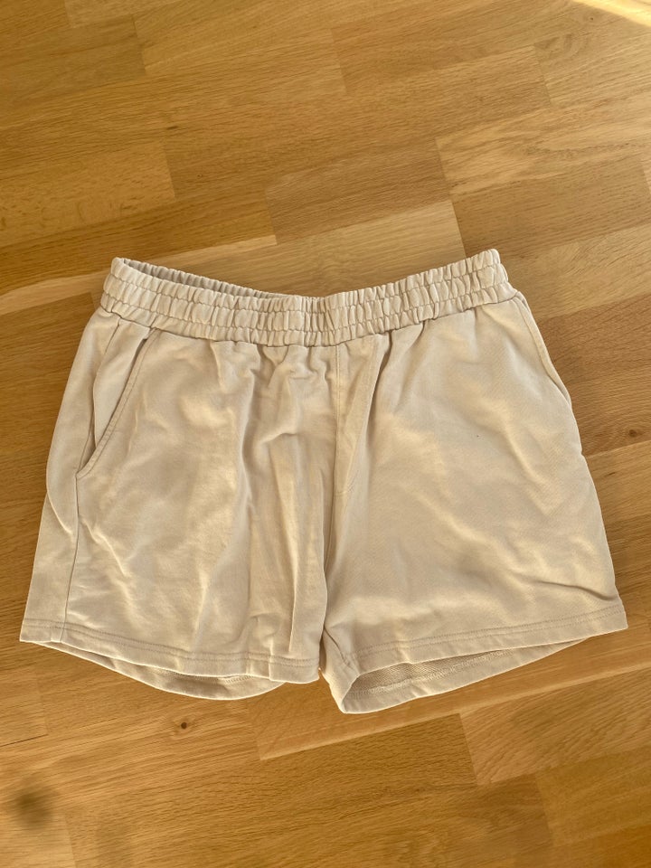 Shorts, Bareen, str. 32