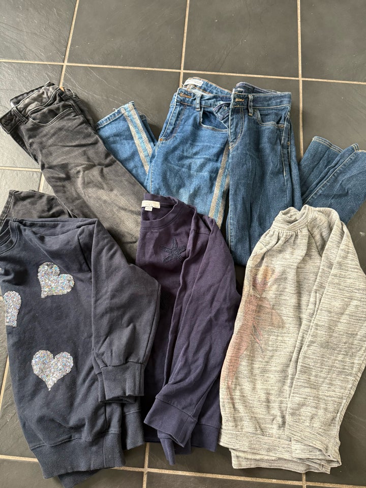 Blandet tøj Jeans og sweatshirts