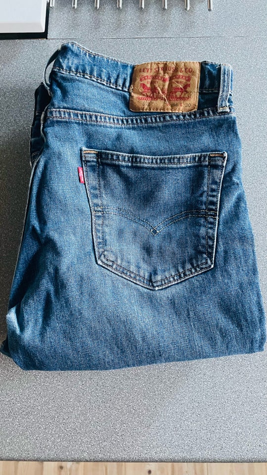 Jeans Levis str 34