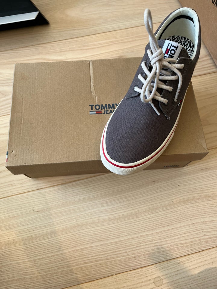 Sneakers, Tommy Hilfiger, str. 41