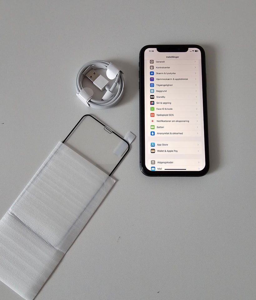 iPhone 11, 128 GB, sort