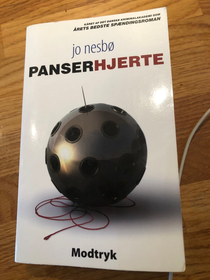 Div. Titler, Jo Nesbø, genre: krimi