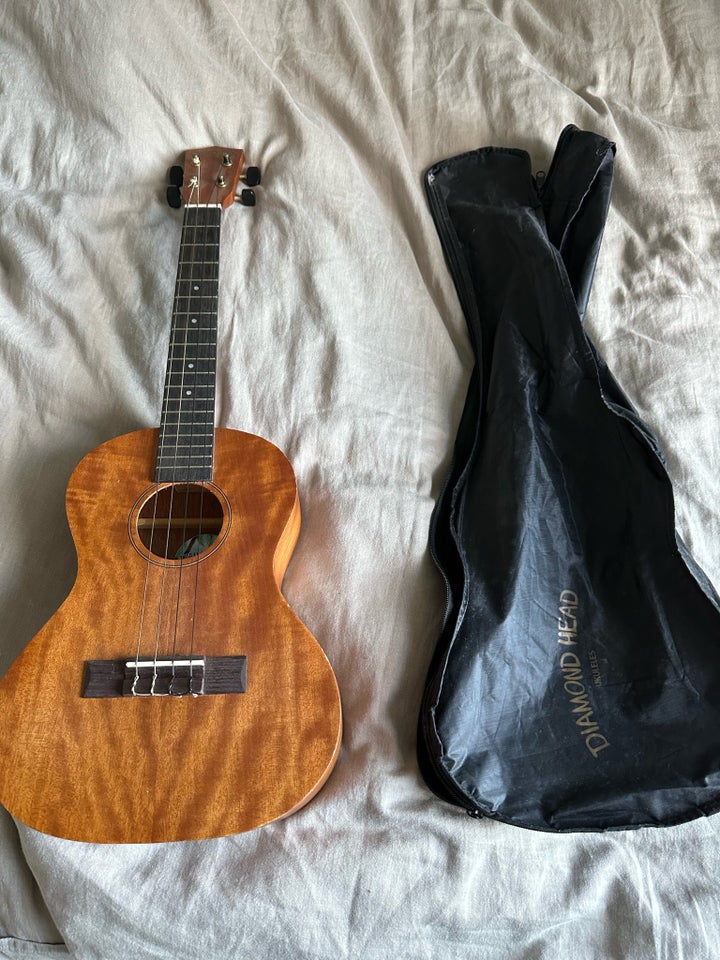 Ukulele, Diamond Head