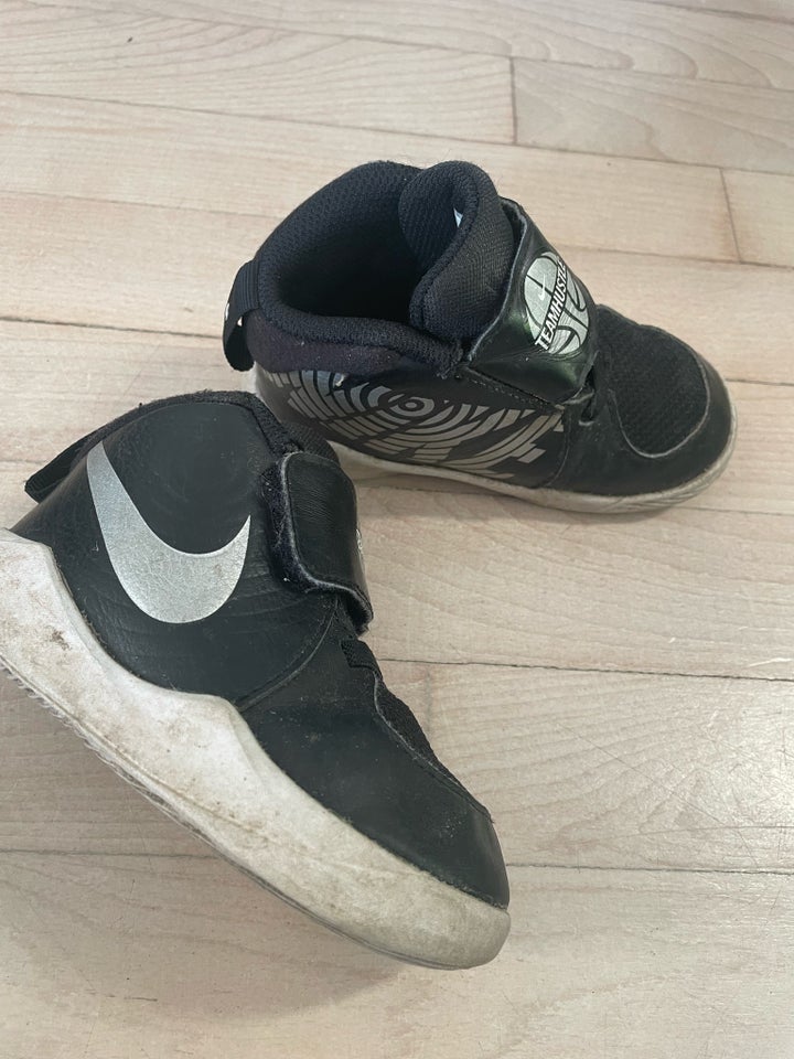 Sneakers, str. 23, Nike