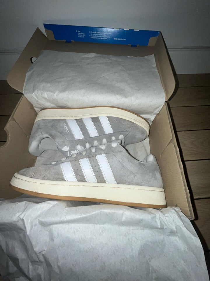 Sneakers, Adidas, str. 44