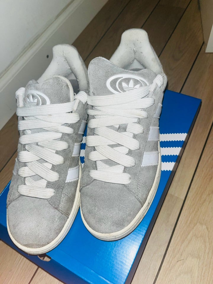 Sneakers, Adidas, str. 44