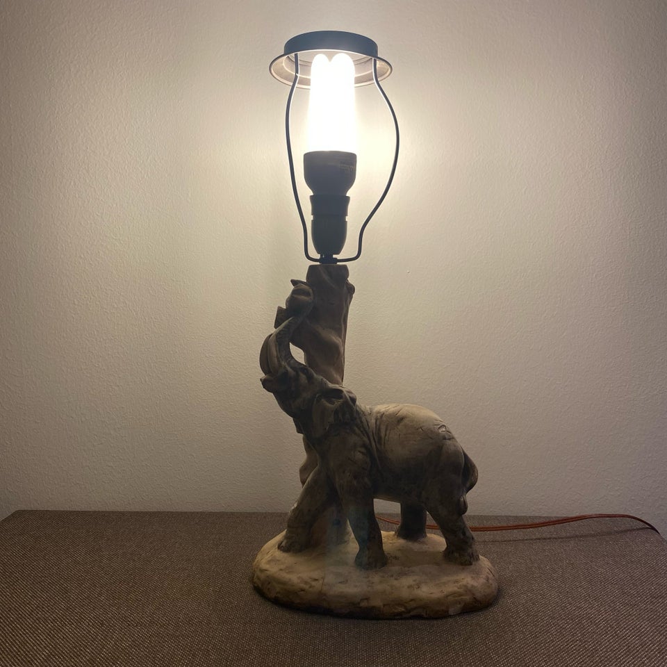 Anden bordlampe, Elefant