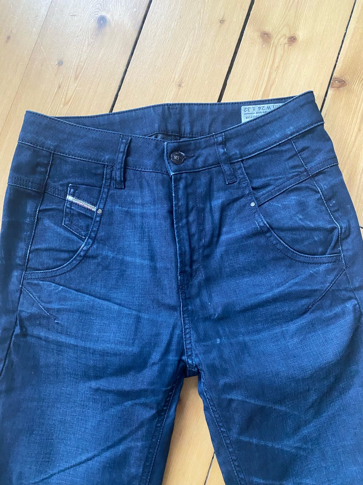 Jeans Diesel  str 24