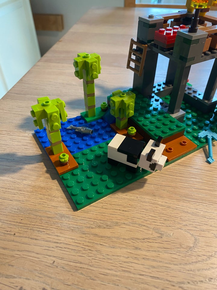 Lego Minecraft 21158