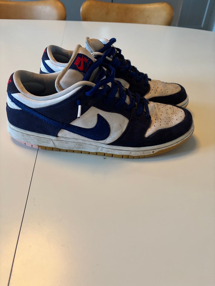 Sneakers, Nike Dunk SB Deep Royale