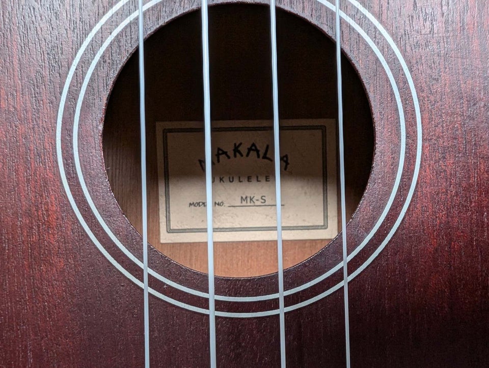 Tenor ukulele, Makala MK-S