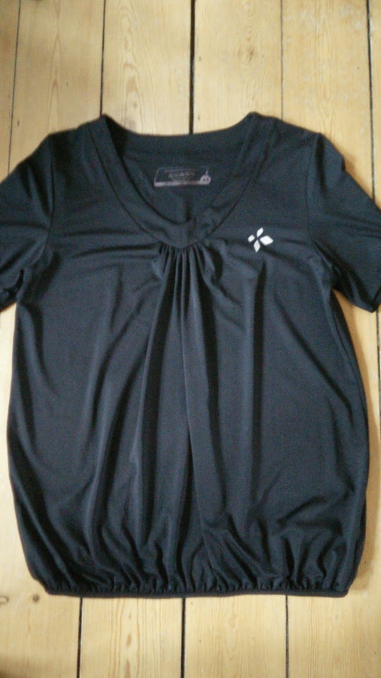 T-shirt, Sportsmaster V-Neck,