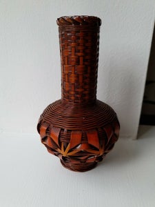 Vase Vase med rattan beklædning