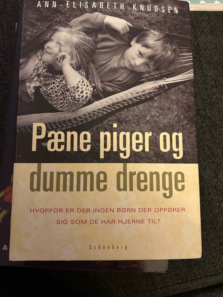 Pæne piger og dumme drenge,